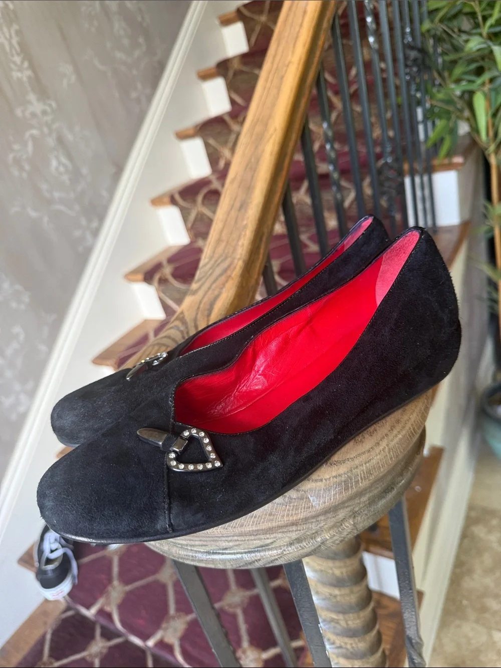 AMALFI by RANGONI ladies black Swede pumps made in Italy size 8